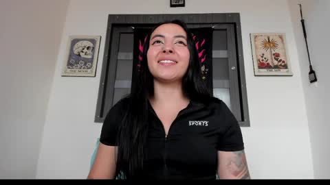 Snapshot of saucy_zaren chatting on May 2026 07:54:01 PM Zaren online show from May 2026 07:54:01 PM