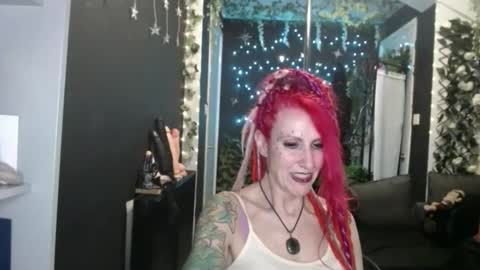 SaucySky online show from November 2025 08:09:02 PM