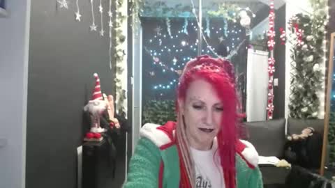 SaucySky online show from December 2025 10:15:02 PM