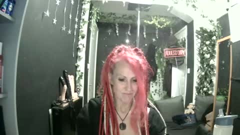 Snapshot of saucysky chatting on June 2026 09:57:02 PM SaucySky online show from June 2026 09:57:02 PM
