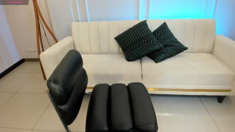 S a v a n n a h  online show from February 2025 12:16:01 PM