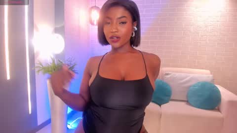 S a v a n n a h  online show from February 2025 04:21:02 PM