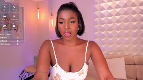 S a v a n n a h  online show from February 2025 10:36:02 PM