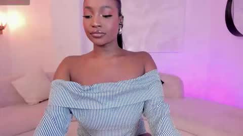 S a v a n n a h  online show from December 2025 08:05:01 PM