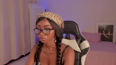 Snapshot of savannahwildee chatting on December 2024 09:17:01 PM Savannahwildee online show from December 2024 09:17:01 PM