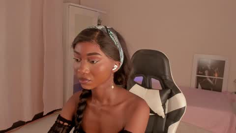 Snapshot of savannahwildee chatting on December 2024 07:43:02 PM Savannahwildee online show from December 2024 07:43:02 PM