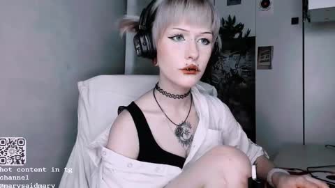 pronoun she. name Mary. age 21. online show from September 2025 02:59:02 AM