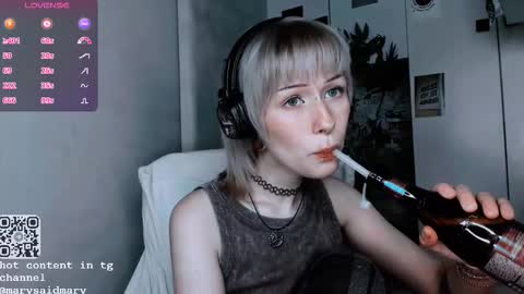 pronoun she. name Mary. age 21. online show from September 2025 07:52:02 PM