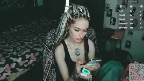 Snapshot of say_mary chatting on June 2026 04:20:02 PM pronoun she. name Mary. age 21. online show from June 2026 04:20:02 PM