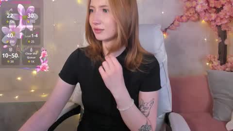 Snapshot of sayl0r_moon chatting on February 2026 01:06:01 AM Kira GMT 7 Mon Thu-Sun 0800am-0200pm online show from February 2026 01:06:01 AM