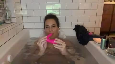 Good Girls Say Please...and Thank You online show from January 2025 02:11:02 AM