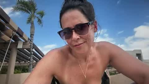 Good Girls Say Please...and Thank You online show from February 2026 07:46:01 PM