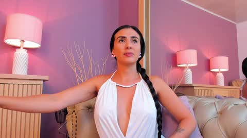 Scarlet Edwars online show from January 2025 12:10:01 PM