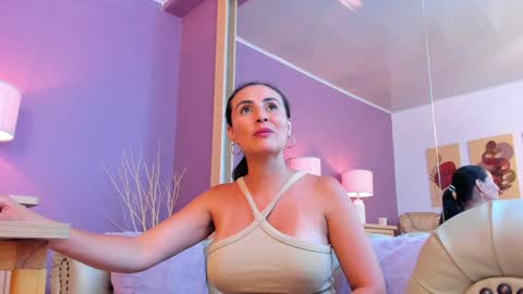 Scarlet Edwars online show from January 2025 12:18:01 AM