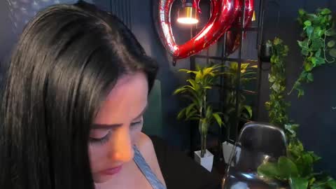 Scarlet Edwars online show from February 2025 01:37:01 AM