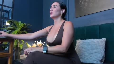 Scarlet Edwars online show from September 2025 08:53:02 PM