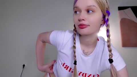 Snapshot of scarlet_enchantress chatting on November 2025 06:08:01 AM scarlet_enchantress online show from November 2025 06:08:01 AM