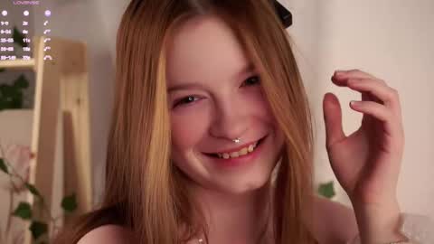 scarlet_fever10 online show from November 2025 02:06:02 PM