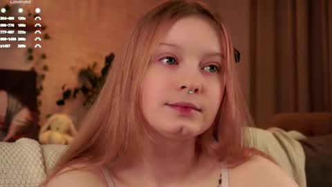 scarlet_fever10 online show from May 2026 04:24:02 PM