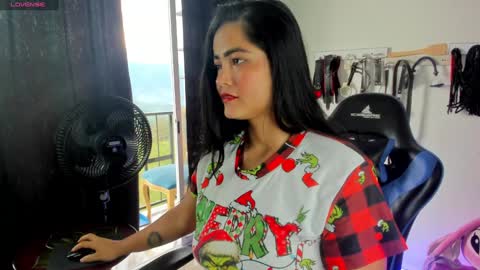 scarlet taylor kennedy online show from December 2024 09:15:02 PM