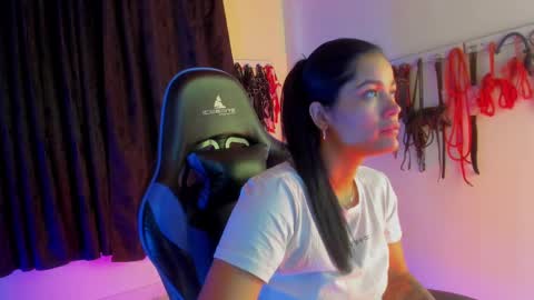 scarlet taylor kennedy online show from October 2025 09:01:01 PM