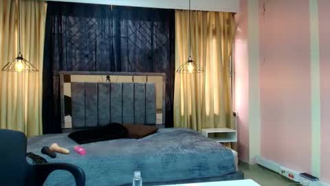 Snapshot of scarlet_milf_ chatting on December 2025 07:53:01 PM SCARLET MILF online show from December 2025 07:53:01 PM