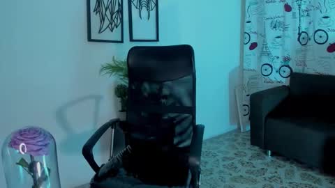 SCARLET online show from September 2025 02:44:01 AM