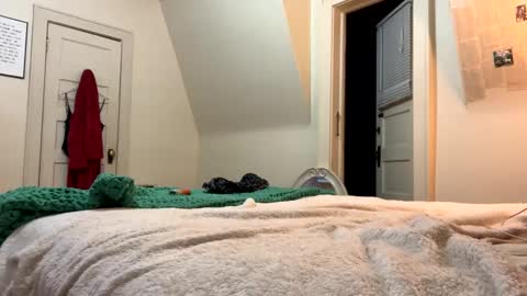 scarletbean online show from February 2025 01:57:01 PM