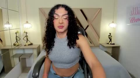 Snapshot of scarletcherry18 chatting on January 2026 03:01:02 AM scarlet online show from January 2026 03:01:02 AM