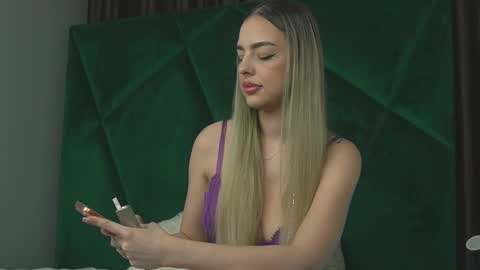 Scarlet online show from October 2025 01:46:02 AM