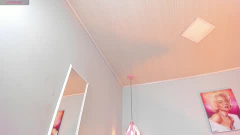 Scarlet  online show from February 2025 10:54:01 PM