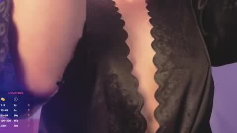 Scarlet  online show from October 2025 04:45:01 AM