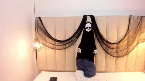 scarlethill_ online show from October 2025 03:23:02 PM