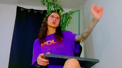 Denis online show from November 2025 04:23:02 AM