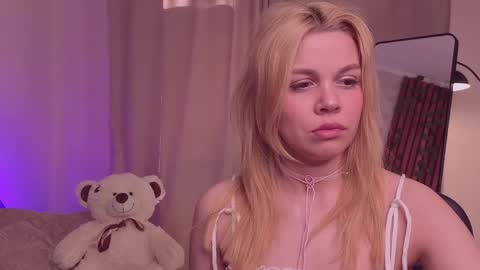 Snapshot of scarletmarney chatting on May 2026 03:23:02 AM scarletmarney online show from May 2026 03:23:02 AM