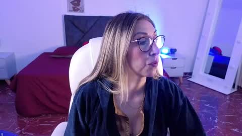 Snapshot of scarlett_079 chatting on April 2026 11:42:02 AM Scarlett online show from April 2026 11:42:02 AM
