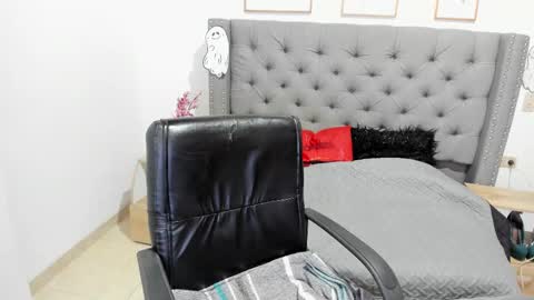 Scarlett Anaiz online show from January 2026 08:45:01 PM