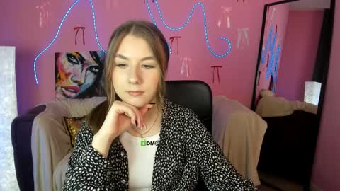 Snapshot of scarlett_badgirl chatting on April 2026 12:17:01 PM Scarlett online show from April 2026 12:17:01 PM