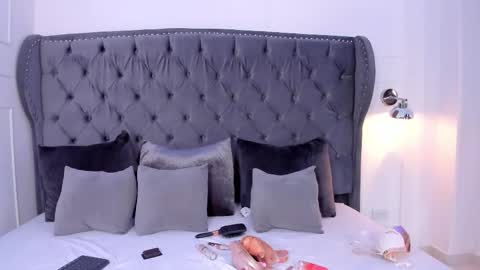    online show from October 2025 09:49:02 PM