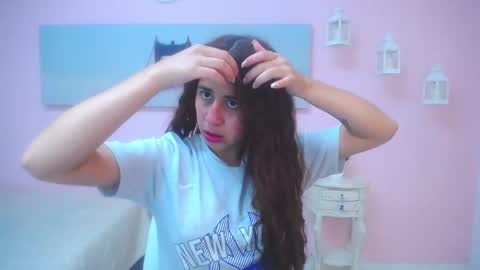 Snapshot of scarlett_clyde chatting on April 2026 12:28:01 PM Scarlett online show from April 2026 12:28:01 PM