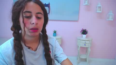 Snapshot of scarlett_clyde chatting on April 2026 01:41:01 PM Scarlett online show from April 2026 01:41:01 PM