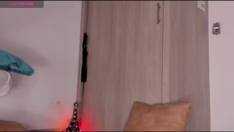 Snapshot of scarlett_diamond chatting on February 2025 03:07:01 AM Scarlett Thumb up please help me 100 its important online show from February 2025 03:07:01 AM