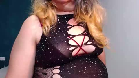 Scarlett  online show from November 2025 12:55:01 PM