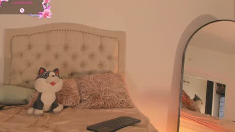 Snapshot of scarlett_grand chatting on January 2025 06:02:01 AM Scarlett Grand online show from January 2025 06:02:01 AM