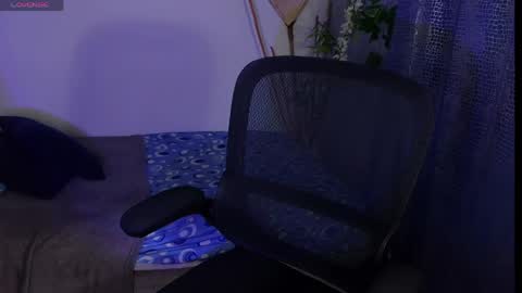 Snapshot of scarlett_laurents chatting on April 2026 05:11:01 AM scarlett online show from April 2026 05:11:01 AM