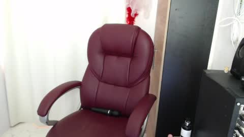 Snapshot of scarlett_mill chatting on May 2026 06:05:02 PM scarlett_mill online show from May 2026 06:05:02 PM