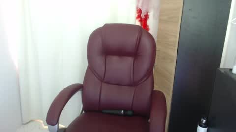 Snapshot of scarlett_mill chatting on June 2026 04:41:02 PM scarlett_mill online show from June 2026 04:41:02 PM