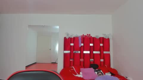 Snapshot of scarlett_red_11 chatting on May 2026 03:00:01 PM scarlett_red_11 online show from May 2026 03:00:01 PM