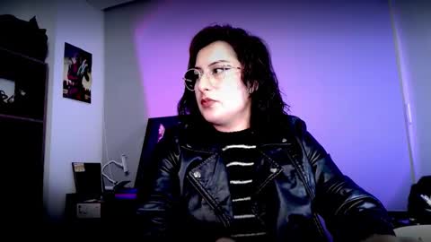 Snapshot of scarlett_sen chatting on March 2026 02:32:01 PM Mistress Scarlett online show from March 2026 02:32:01 PM