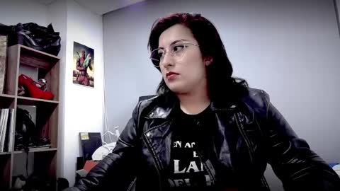 Snapshot of scarlett_sen chatting on April 2026 02:15:02 PM Mistress Scarlett online show from April 2026 02:15:02 PM
